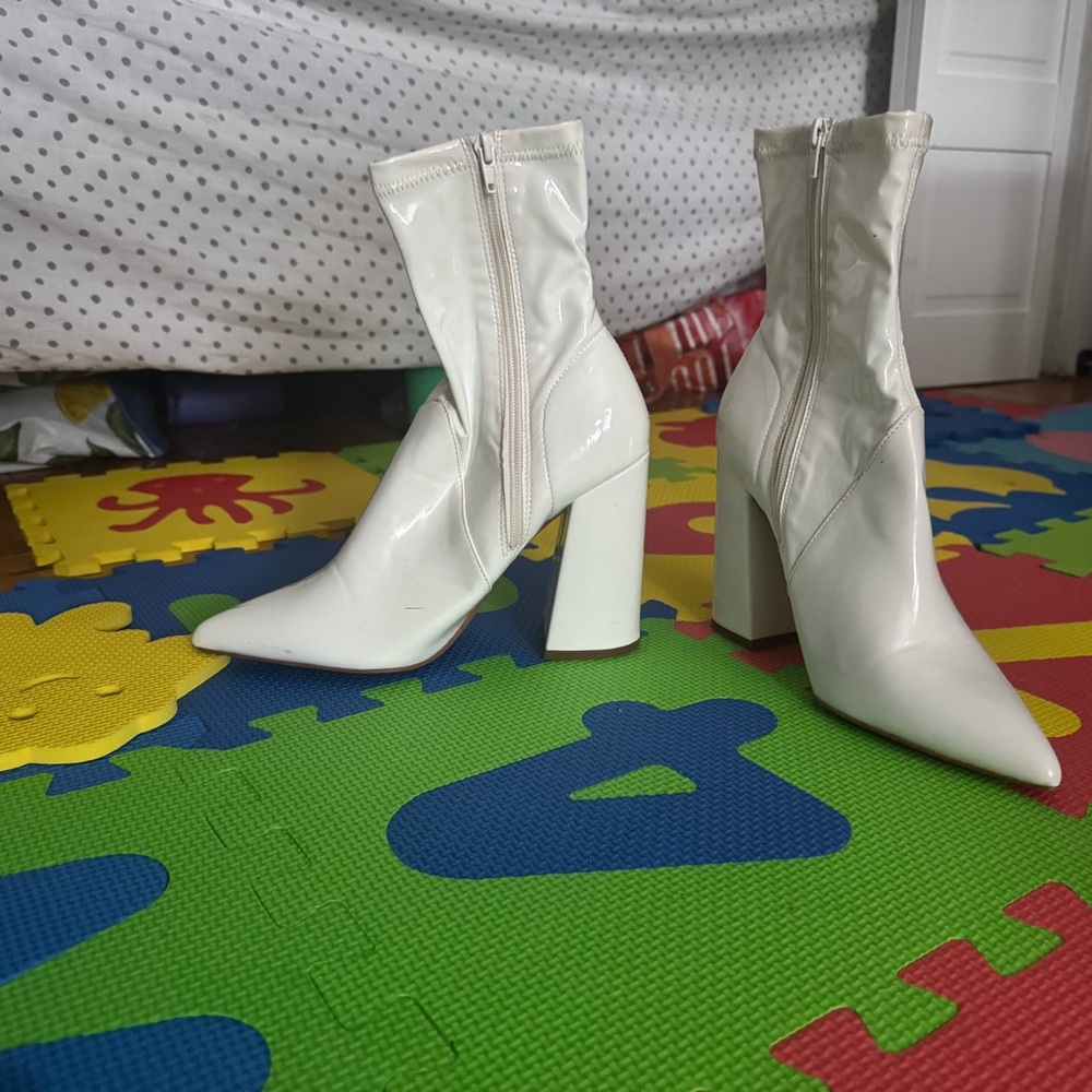 Steve Madden Shiny white  Heeled Boots